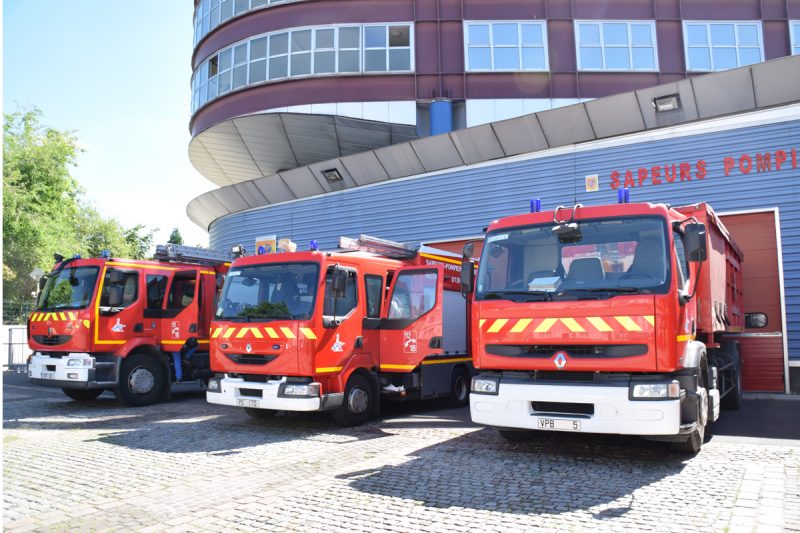 File:Caserne de pompiers de Gennevilliers..JPG - Simple English